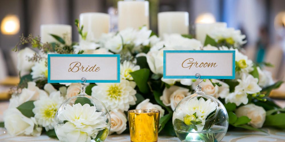 garg bride and groom place cards