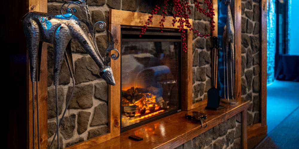 Mosaic Holiday 2018 Fireplace Side